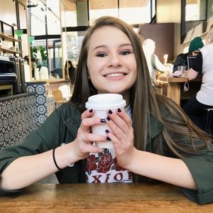 Meet your Posher, Delaney